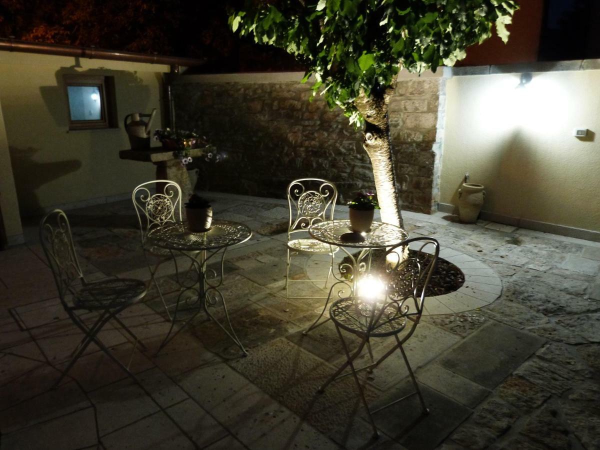 Borgo Grotta Gigante Bed & Breakfast Barbara المظهر الخارجي الصورة